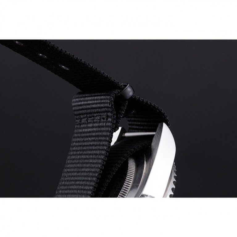 Submariner Black Dial 621988 Alternate Angle
