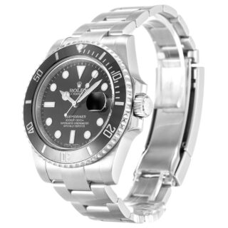 Submariner Black Dial 116610LN Close-Up Focus