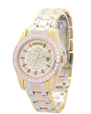 Day-Date Yellow gold with Diamonds Dial 118346 Perspective View