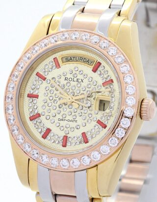 Day-Date Yellow gold with Diamonds Dial 118346 Angle Detail