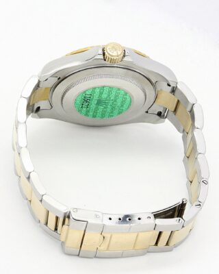Yacht-Master White Dial 16623 Close-Up Focus