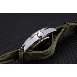 Submariner Black Dial 621990 Feature Highlight