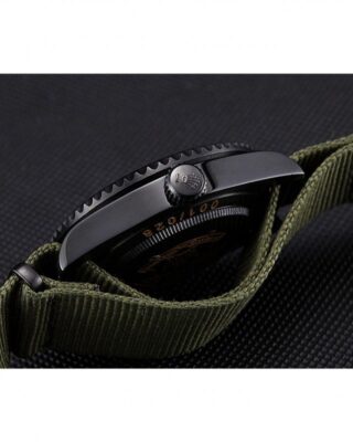 Submariner Black Dial 621995 Profile Shot