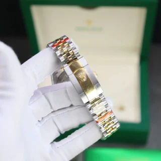 Datejust Champagne Dial Fluted Bezel Jubilee Bracelet