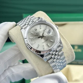 Replice Oyster Perpetual Silver Dial Jubilee Bracelet