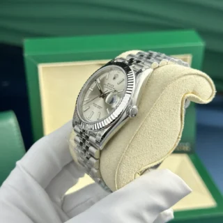 Replice Oyster Perpetual Silver Dial Jubilee Bracelet
