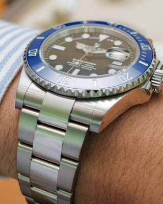 Superclone Submariner "Cookie Monster" Black Dial 126619LB Style Perspective