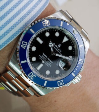 Superclone Submariner "Cookie Monster" Black Dial 126619LB Design Element