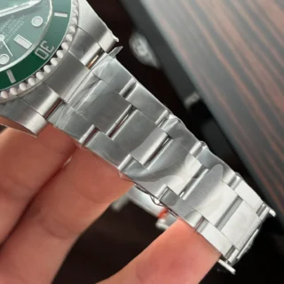 Submariner Hulk Green Dial Green Bezel. Oyster Bracelet