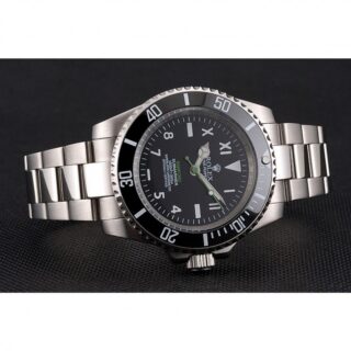 Submariner Black Dial PR16233NBB Close-Up Focus