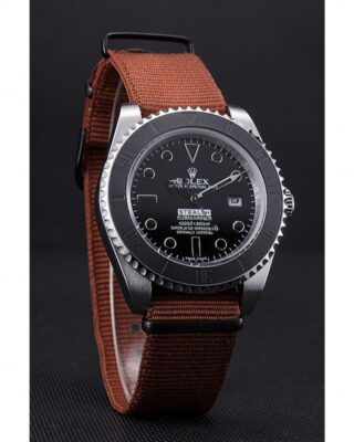 Submariner Black Dial 621992 Angle Detail