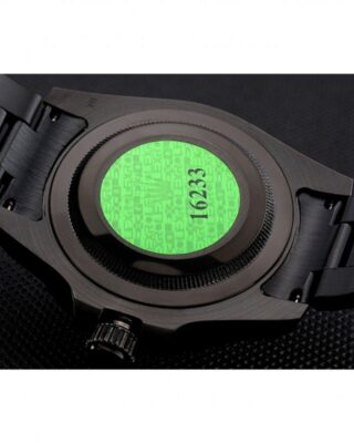 Submariner Black Dial PR16233BBL Feature Highlight