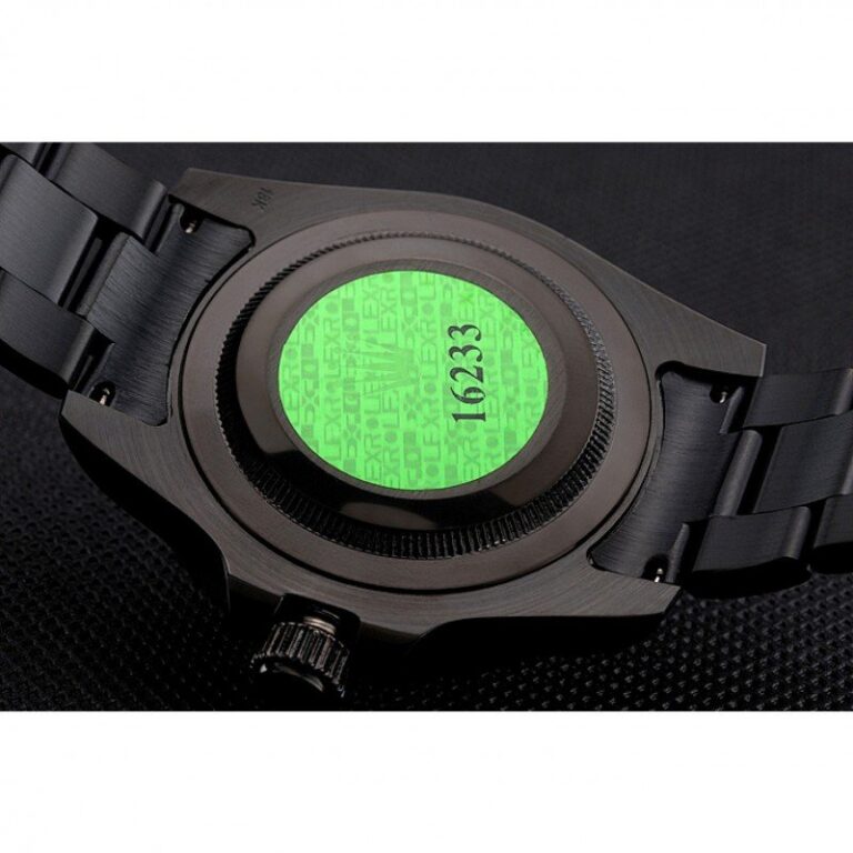 Submariner Black Dial PR16233BBL Feature Highlight