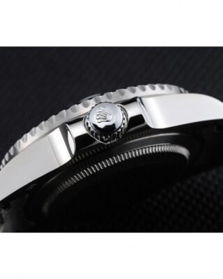 Submariner Black Dial 1454153 Profile Shot