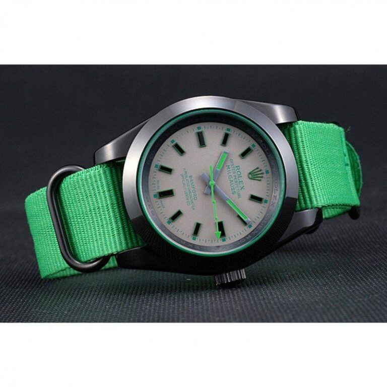 Milgauss Green Dial 622004 Close-Up Focus