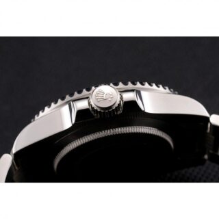 Submariner Black Dial PR16233NBB Profile Shot