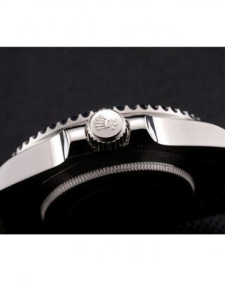 Submariner Black Dial PR16233NBB Profile Shot
