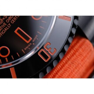 Submariner Black Dial 622011 Feature Highlight