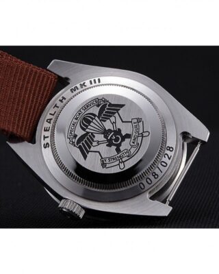 Submariner Black Dial 621992 Feature Highlight