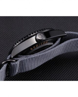 Submariner Black Dial 621996 Profile Shot