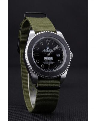 Submariner Black Dial 621990 Angle Detail