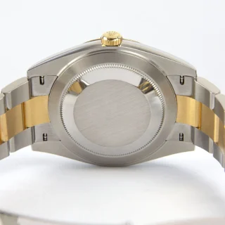 Datejust II Rhodium Dial 126333 "Wimbledon" Two-Tone Oyster Close-Up Focus