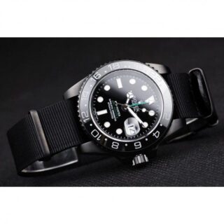 Superclone GMT-Master II Black Dial REP016827 Close-Up Focus