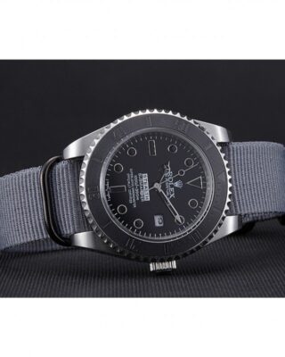 Submariner Black Dial 98230 Close-Up Focus