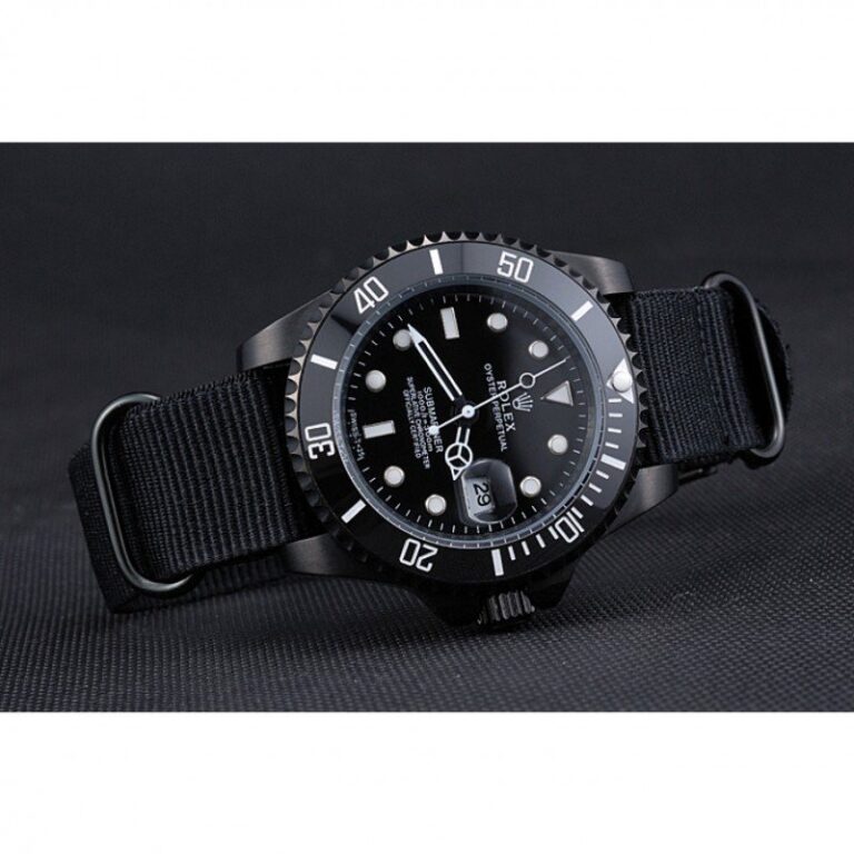 Submariner Black Dial 622006 Close-Up Focus