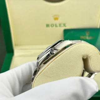 Datejust Wimbledon Rhodium Dial Smooth Bezel Oyster Bracelet