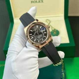Sky-Dweller Black Dial Rose Gold Case Oysterflex Bracelet