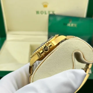 Submariner Black Dial Gold Oyster Bracelet