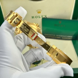 Submariner Black Dial Gold Oyster Bracelet