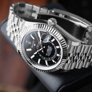 Superclone Sky-Dweller Bright black Dial 336934 Jubilee Angle Detail
