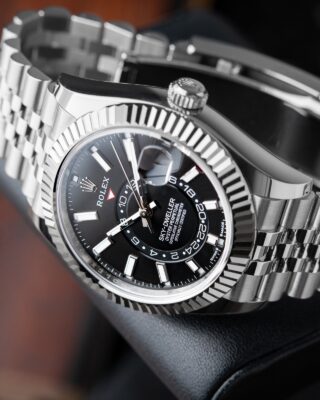 Superclone Sky-Dweller Bright black Dial 336934 Jubilee Angle Detail