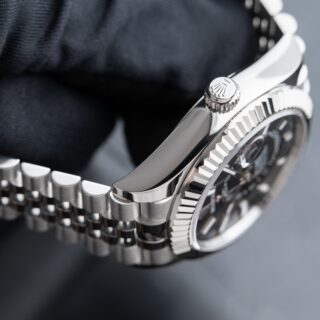 Superclone Sky-Dweller Bright black Dial 336934 Jubilee Style Perspective