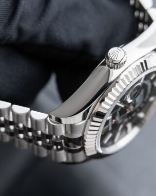 Superclone Sky-Dweller Bright black Dial 336934 Jubilee Style Perspective