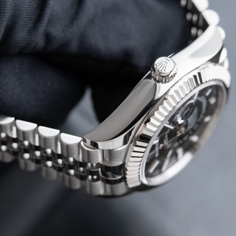 Superclone Sky-Dweller Bright black Dial 336934 Jubilee Style Perspective