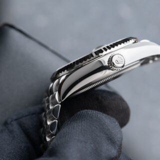 Superclone Sky-Dweller Bright black Dial 336934 Jubilee Alternate Angle