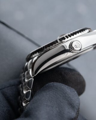 Superclone Sky-Dweller Bright black Dial 336934 Jubilee Alternate Angle