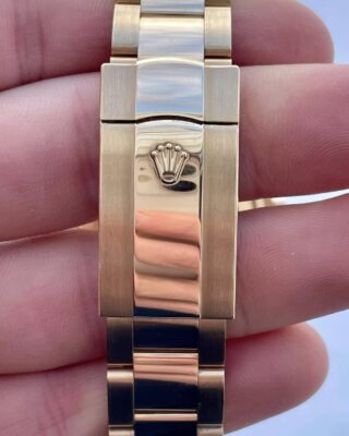 Superclone Sky-Dweller Intense white Dial 336938 Feature Highlight