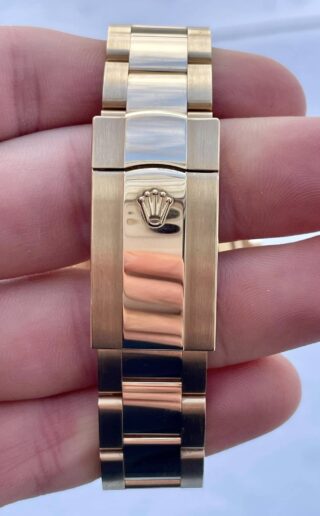 Superclone Sky-Dweller Intense white Dial 336938 Feature Highlight