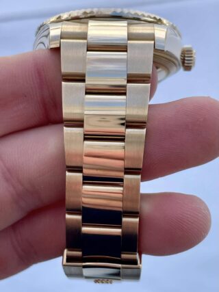 Superclone Sky-Dweller Intense white Dial 336938 Perspective View