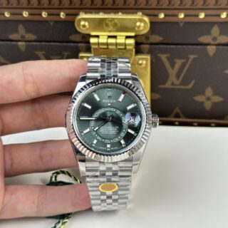 Superclone Sky-Dweller Mint green Dial 336934 Jubilee Angle Detail