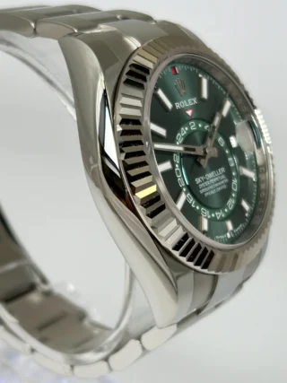 Superclone Sky-Dweller Mint green Dial 336934 Oyster Feature Highlight