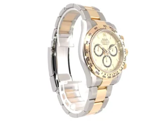 Superclone Daytona Champagne Dial 126503 Close-Up Focus