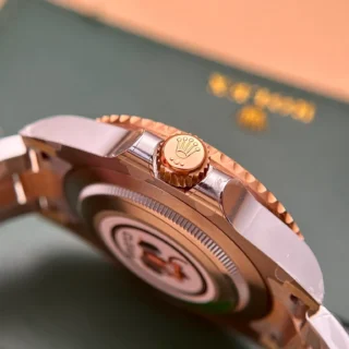 GMT Master II Root Beer Black Dial rose Gold Two Tone Oyster Bracelet