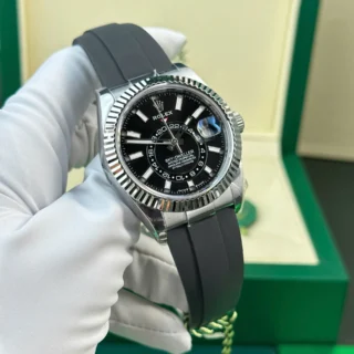 Sky-Dweller Black Dial Steel Case Oysterflex Bracelet
