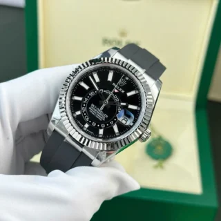 Sky-Dweller Black Dial Steel Case Oysterflex Bracelet