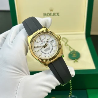 Sky-Dweller White Dial Gold Case Oysterflex Bracelet